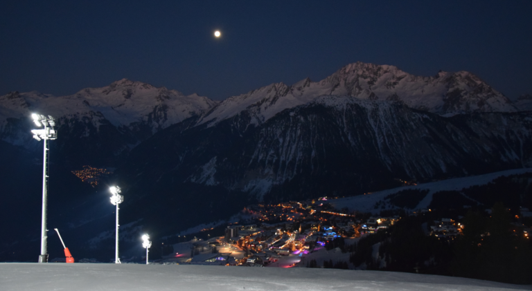 Coupe du monde : le ski féminin en nocturne à Courchevel